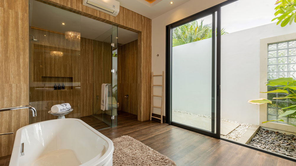 Tirtha Bayu Villa I - Thoughtfully designed bathroom
